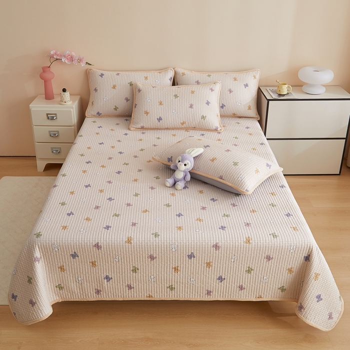 91家纺网 家纺一手货源 找家纺 金艾草 2025新款A版全棉印花B版加厚牛奶绒单件棉加绒床盖三件套榻榻米垫 咖色-字母