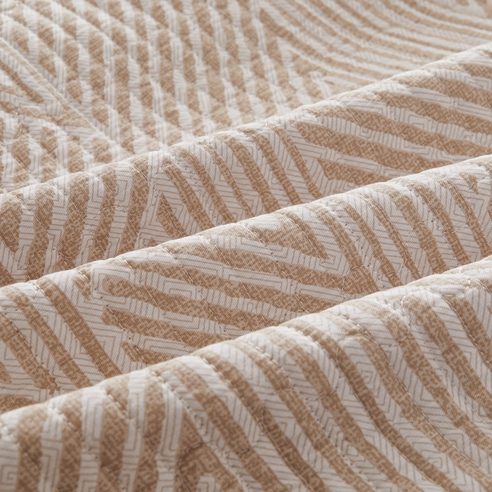 91家纺网 家纺一手货源 找家纺 金艾草 2025新款A版全棉印花B版加厚牛奶绒单件棉加绒床盖三件套榻榻米垫 卢卡斯