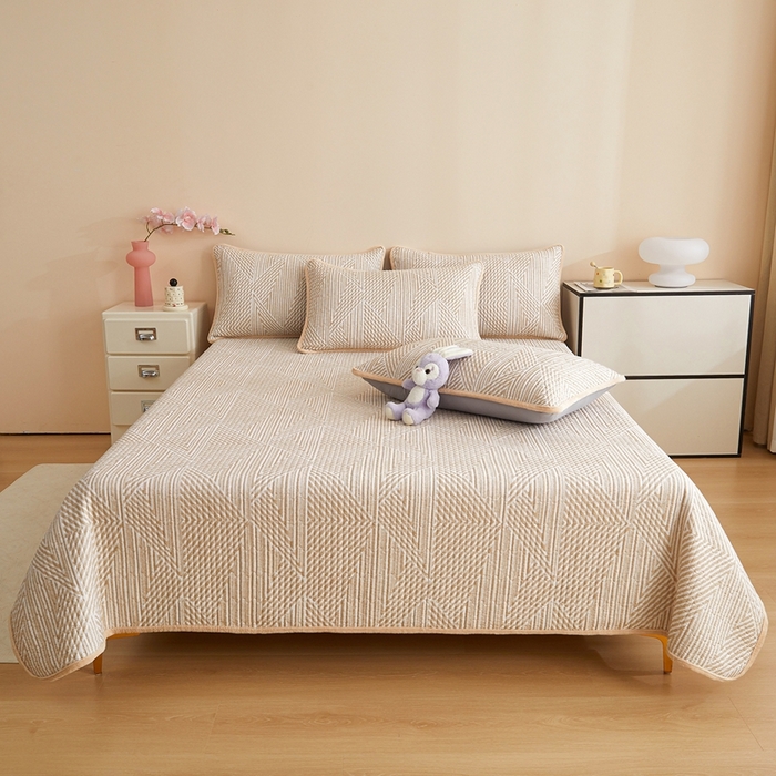 91家纺网 家纺一手货源 找家纺 金艾草 2025新款A版全棉印花B版加厚牛奶绒单件棉加绒床盖三件套榻榻米垫 卢卡斯