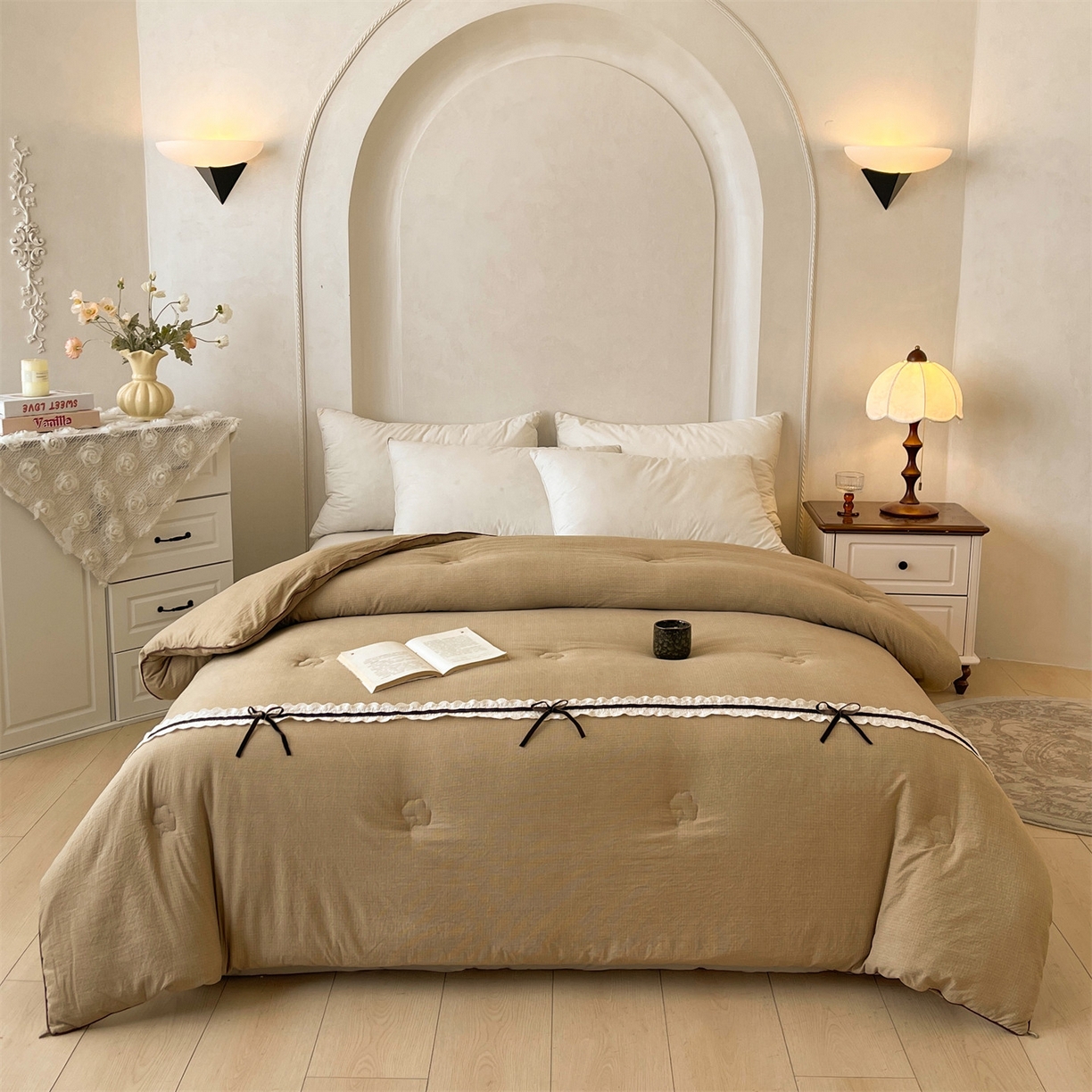 91家纺网 家纺一手货源 找家纺 梵蒂莎 2025新款花边蝴蝶结棉花被（场景2）暖衾蝶影秋冬被四季被子被芯 暖衾蝶影-焦糖咖