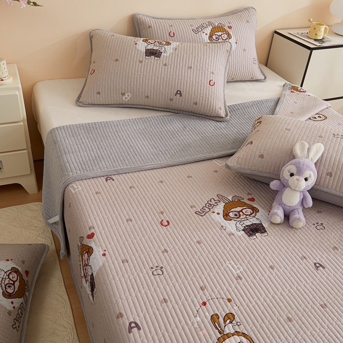 91家纺网 家纺一手货源 找家纺 金艾草 2025新款A版全棉印花B版加厚牛奶绒单件棉加绒床盖三件套榻榻米垫 拉布布-灰