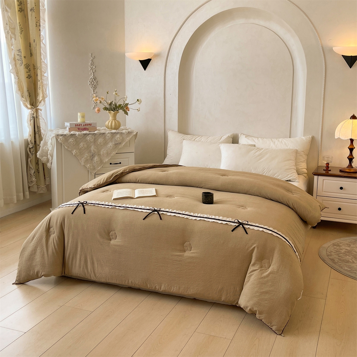 91家纺网 家纺一手货源 找家纺 梵蒂莎 2025新款花边蝴蝶结棉花被（场景2）暖衾蝶影秋冬被四季被子被芯 暖衾蝶影-焦糖咖