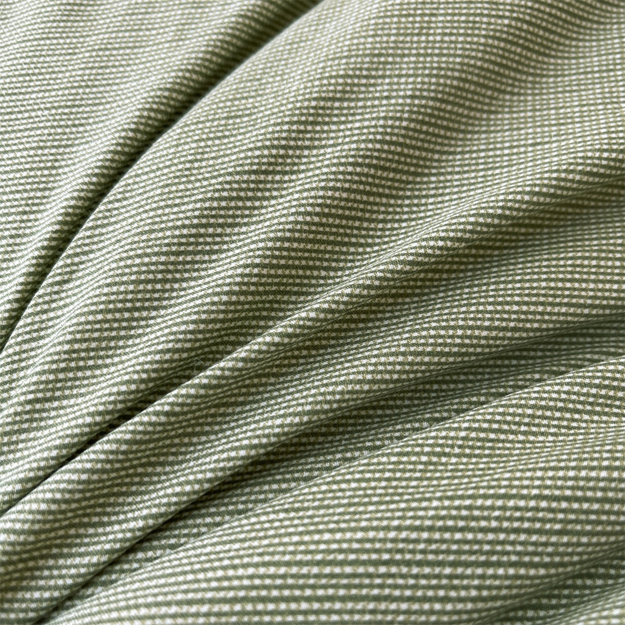 91家纺网 家纺一手货源 找家纺 （总）梵蒂莎 2025新款花边蝴蝶结棉花被（场景2）暖衾蝶影秋冬被四季被子被芯