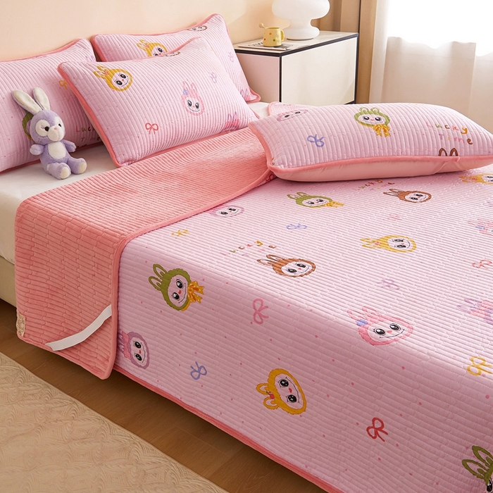 91家纺网 家纺一手货源 找家纺 金艾草 2025新款A版全棉印花B版加厚牛奶绒单件棉加绒床盖三件套榻榻米垫 拉布布-粉色