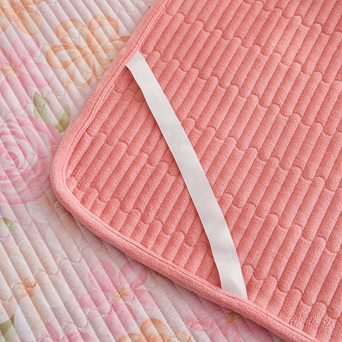 91家纺网 家纺一手货源 找家纺 金艾草 2025新款A版全棉印花B版加厚牛奶绒单件棉加绒床盖三件套榻榻米垫 兰香语-粉色