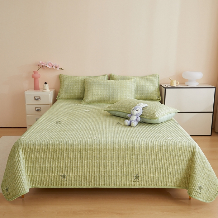 91家纺网 家纺一手货源 找家纺 金艾草 2025新款A版全棉印花B版加厚牛奶绒单件棉加绒床盖三件套榻榻米垫 五角星-绿色