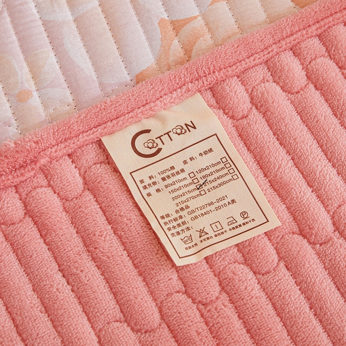 91家纺网 家纺一手货源 找家纺 金艾草 2025新款A版全棉印花B版加厚牛奶绒单件棉加绒床盖三件套榻榻米垫 兰香语-粉色