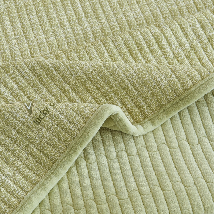 91家纺网 家纺一手货源 找家纺 金艾草 2025新款A版全棉印花B版加厚牛奶绒单件棉加绒床盖三件套榻榻米垫 五角星-绿色