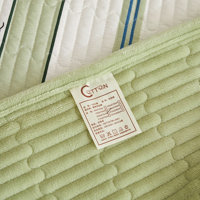 91家纺网 家纺一手货源 找家纺 金艾草 2025新款A版全棉印花B版加厚牛奶绒单件棉加绒床盖三件套榻榻米垫 萌趣狗