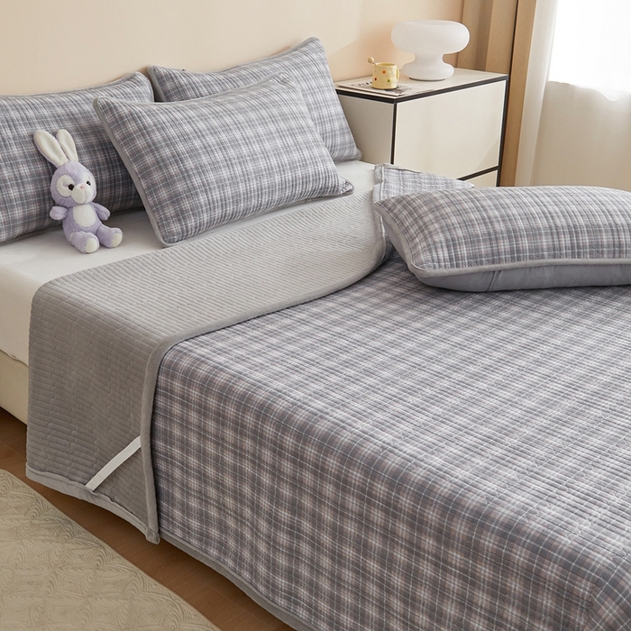 91家纺网 家纺一手货源 找家纺 金艾草 2025新款A版全棉印花B版加厚牛奶绒单件棉加绒床盖三件套榻榻米垫 时光灰-绒