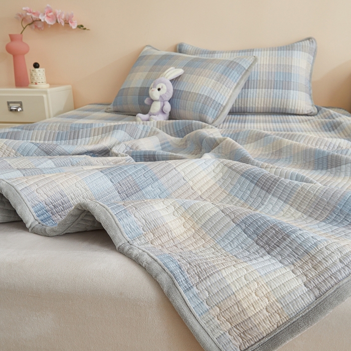 91家纺网 家纺一手货源 找家纺 金艾草 2025新款A版全棉印花B版加厚牛奶绒单件棉加绒床盖三件套榻榻米垫 苏轮-绒