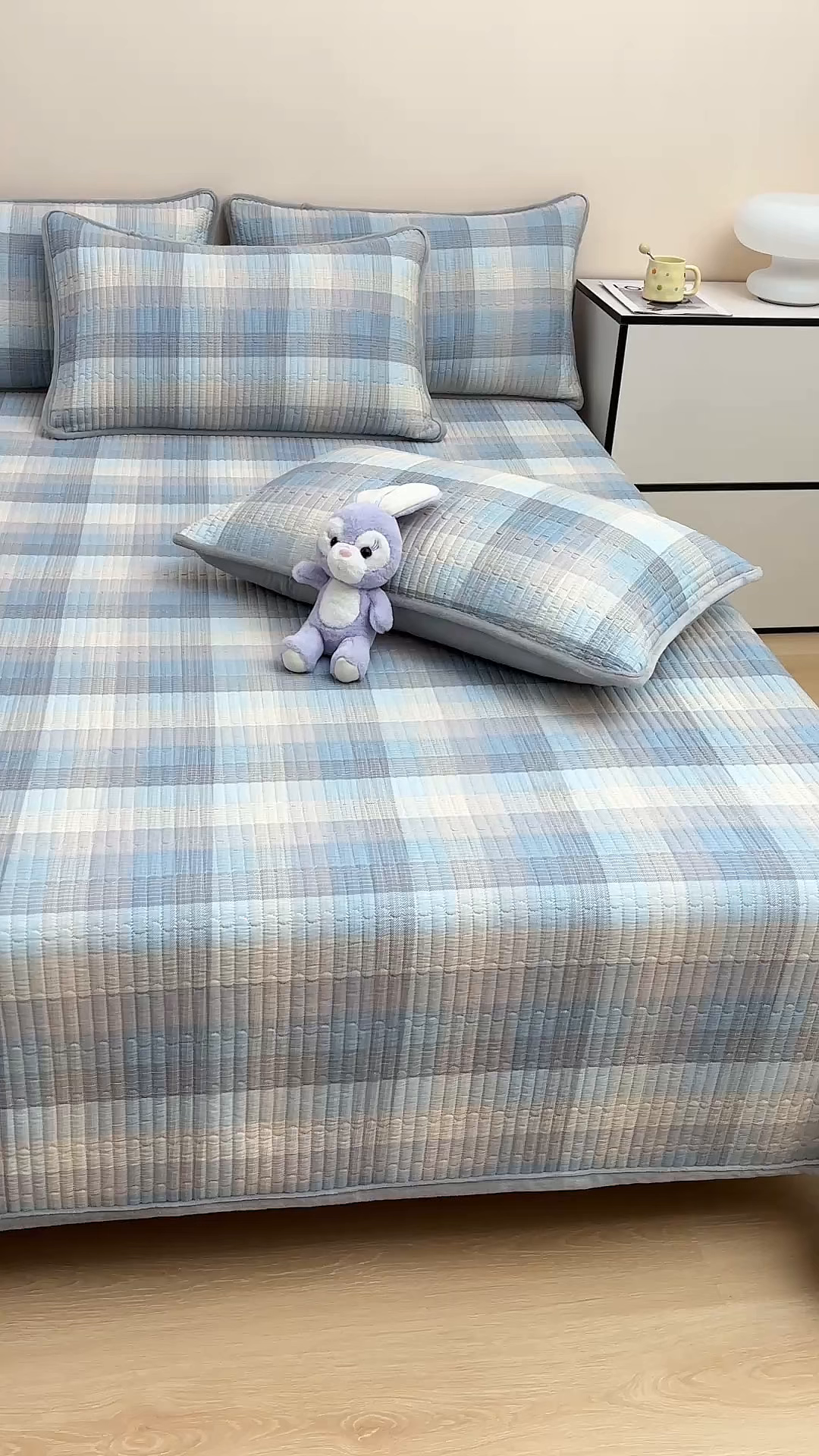 91家纺网 家纺一手货源 找家纺 金艾草 2025新款A版全棉印花B版加厚牛奶绒单件棉加绒床盖三件套榻榻米垫 苏轮-绒