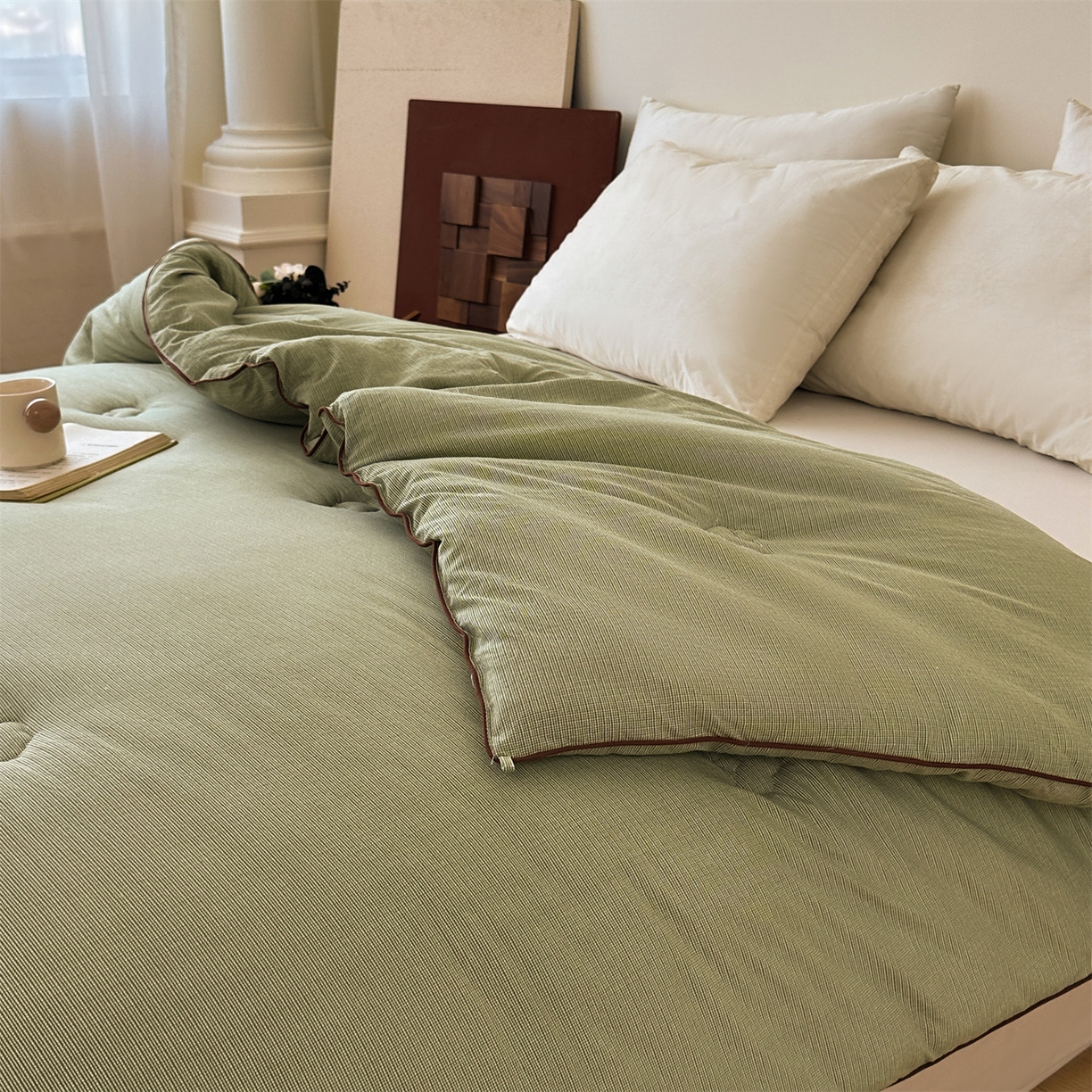 91家纺网 家纺一手货源 找家纺 梵蒂莎 2025新款花边蝴蝶结棉花被（场景1）素简蝶梦秋冬被四季被子被芯 素简蝶梦-果绿