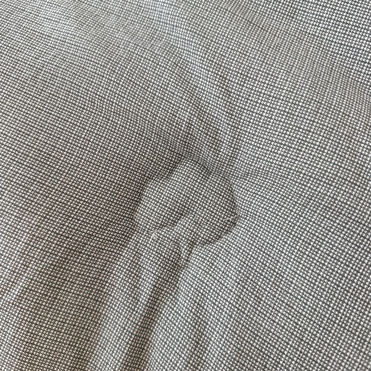 91家纺网 家纺一手货源 找家纺 梵蒂莎 2025新款花边蝴蝶结棉花被（场景1）素简蝶梦秋冬被四季被子被芯 素简蝶梦-云灰