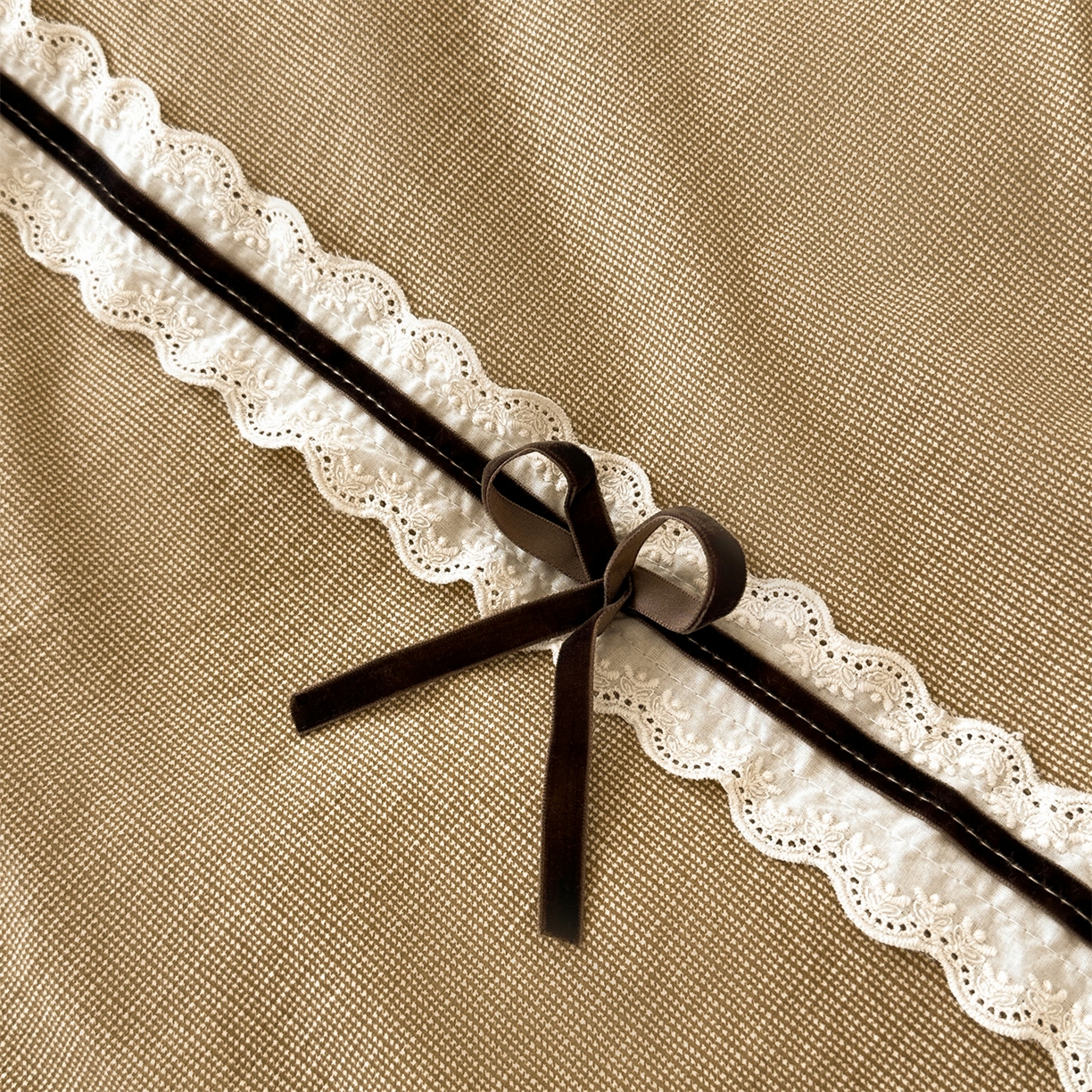 91家纺网 家纺一手货源 找家纺 梵蒂莎 2025新款花边蝴蝶结棉花被（场景1）素简蝶梦秋冬被四季被子被芯 素简蝶梦-卡其