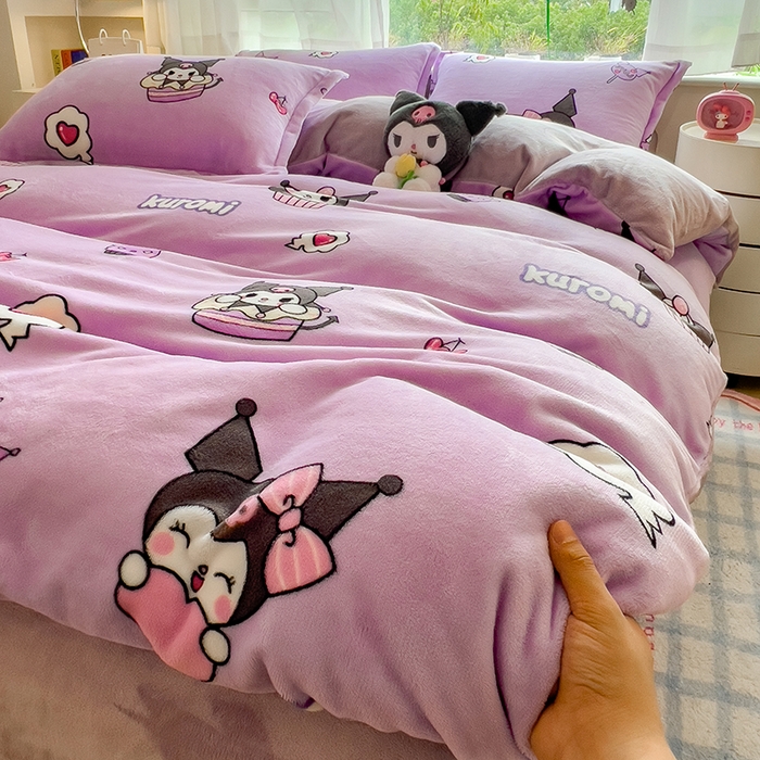 91家纺网 家纺一手货源 找家纺 云恋家纺 2025新款亲肤舒适卡通牛奶绒活性印染四件套 爱心库洛米-紫色