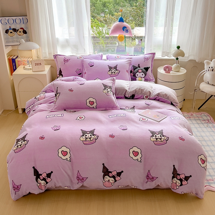 91家纺网 家纺一手货源 找家纺 云恋家纺 2025新款亲肤舒适卡通牛奶绒活性印染四件套 爱心库洛米-紫色