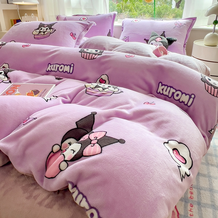 91家纺网 家纺一手货源 找家纺 云恋家纺 2025新款亲肤舒适卡通牛奶绒活性印染四件套 爱心库洛米-紫色