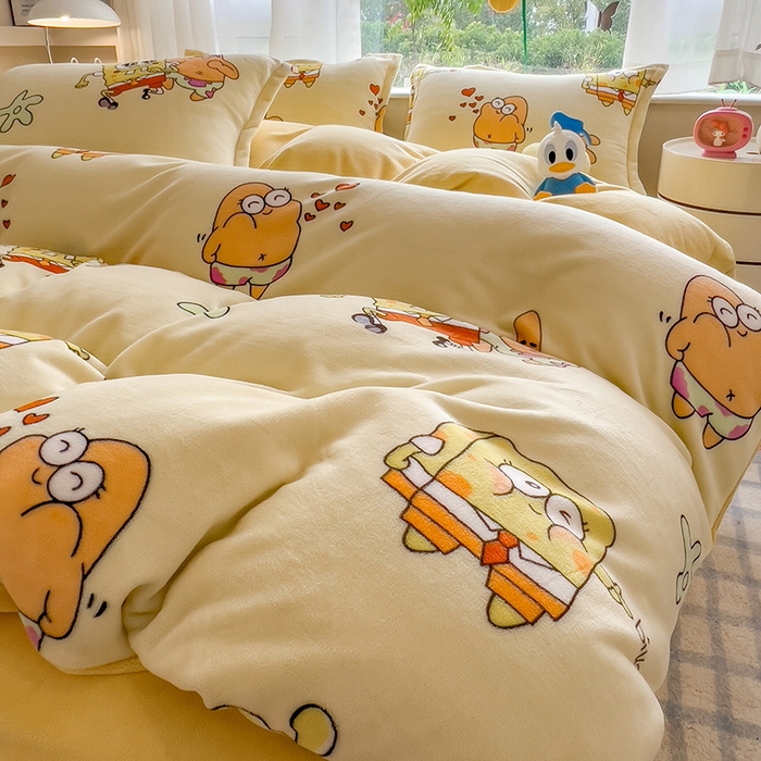 91家纺网 家纺一手货源 找家纺 云恋家纺 2025新款亲肤舒适卡通牛奶绒活性印染四件套 兄弟海绵宝宝-黄色