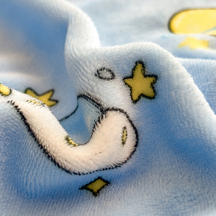 91家纺网 家纺一手货源 找家纺 云恋家纺 2025新款亲肤舒适卡通牛奶绒活性印染四件套 奥特曼降临-天蓝