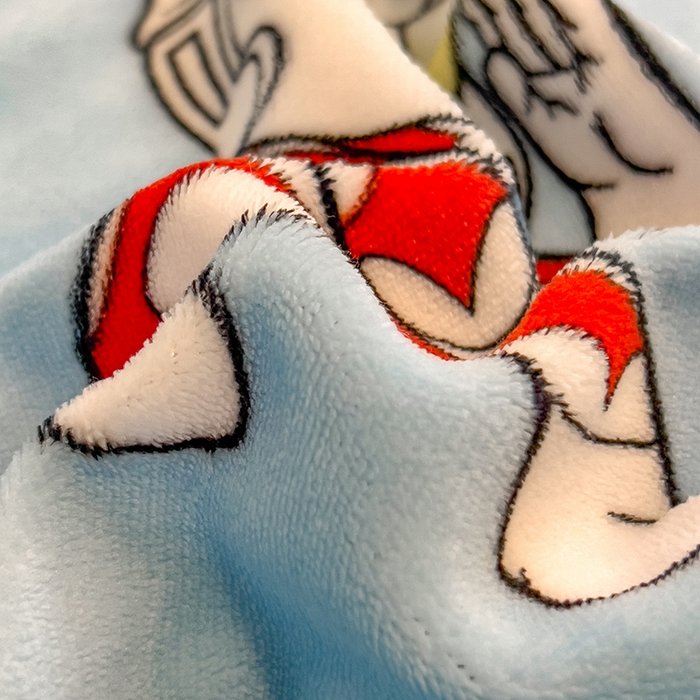 91家纺网 家纺一手货源 找家纺 云恋家纺 2025新款亲肤舒适卡通牛奶绒活性印染四件套 奥特曼打怪兽-浅蓝