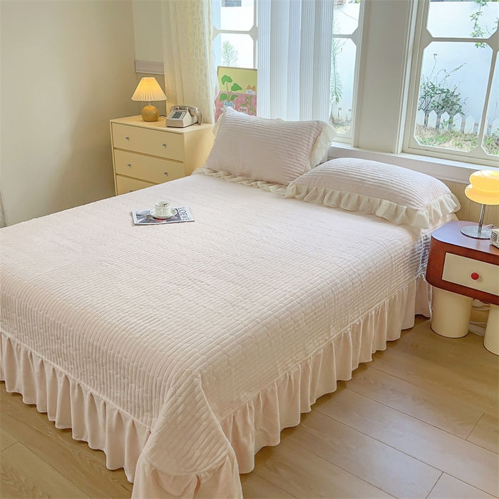 91家纺网 家纺一手货源 找家纺 木兰花 2025新款纯色雕花全消光牛奶绒 床盖款四件套-玫瑰花园系列 玫瑰花园 粉玉