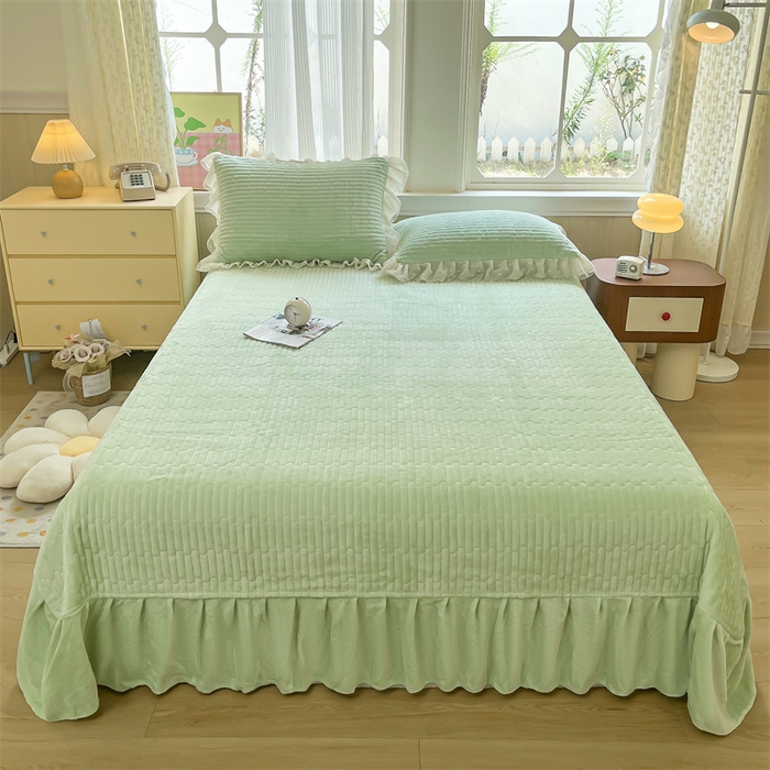 91家纺网 家纺一手货源 找家纺 木兰花 2025新款纯色雕花全消光牛奶绒 床盖款四件套-玫瑰花园系列 玫瑰花园 香草绿