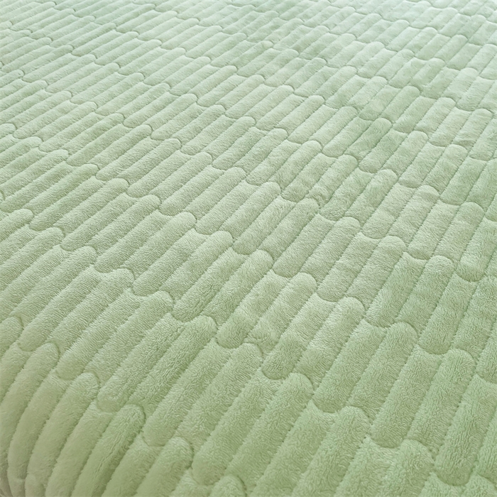 91家纺网 家纺一手货源 找家纺 木兰花 2025新款纯色雕花全消光牛奶绒 床盖款四件套-玫瑰花园系列 玫瑰花园 香草绿