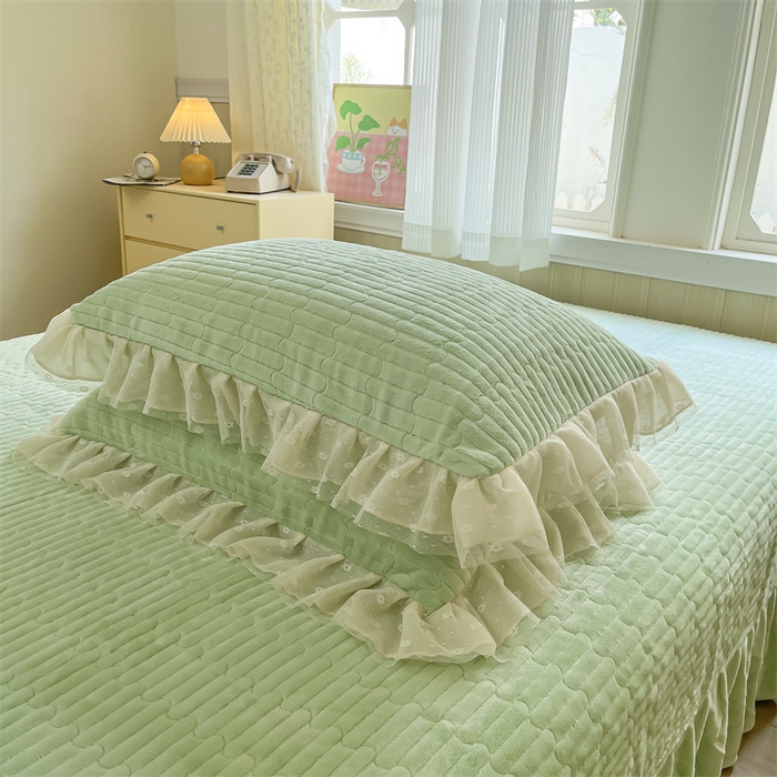 91家纺网 家纺一手货源 找家纺 木兰花 2025新款纯色雕花全消光牛奶绒 床盖款四件套-玫瑰花园系列 玫瑰花园 香草绿