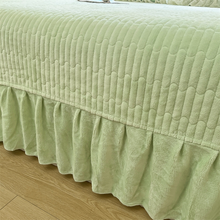 91家纺网 家纺一手货源 找家纺 木兰花 2025新款纯色雕花全消光牛奶绒 床盖款四件套-玫瑰花园系列 玫瑰花园 香草绿