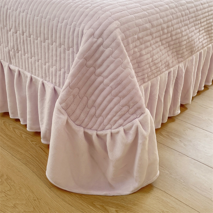 91家纺网 家纺一手货源 找家纺 木兰花 2025新款纯色雕花全消光牛奶绒 床盖款四件套-玫瑰花园系列 玫瑰花园 香芋紫