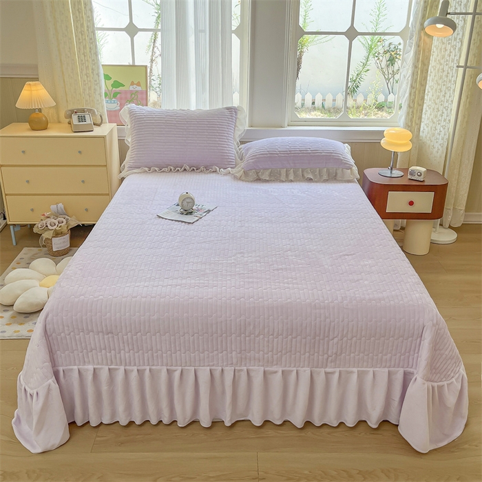 91家纺网 家纺一手货源 找家纺 木兰花 2025新款纯色雕花全消光牛奶绒 床盖款四件套-玫瑰花园系列 玫瑰花园 香芋紫