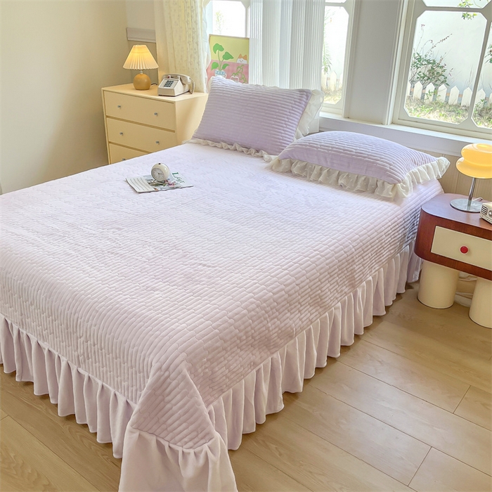 91家纺网 家纺一手货源 找家纺 木兰花 2025新款纯色雕花全消光牛奶绒 床盖款四件套-玫瑰花园系列 玫瑰花园 香芋紫