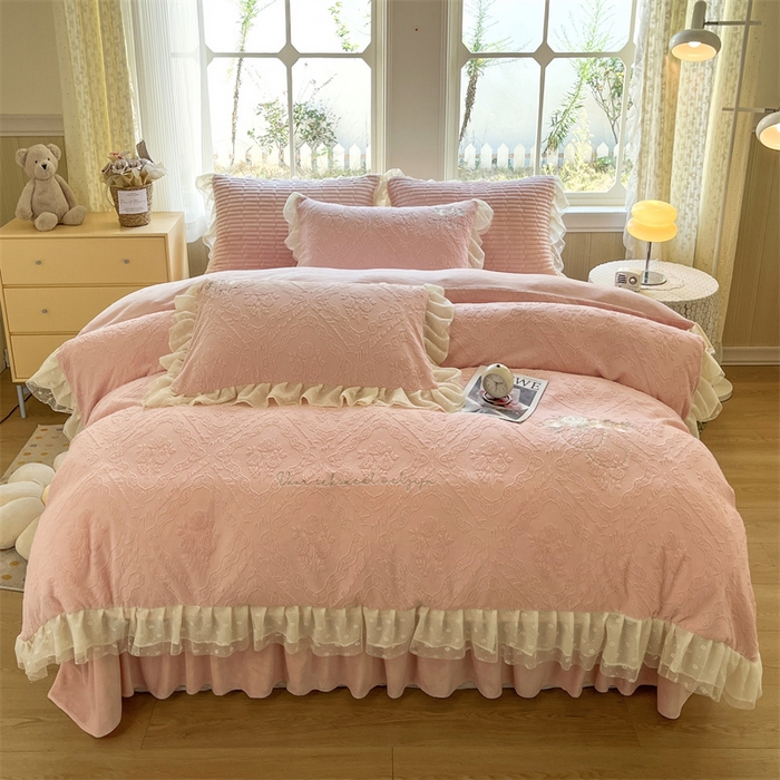 91家纺网 家纺一手货源 找家纺 （总）木兰花 2025新款纯色雕花全消光牛奶绒 床盖款四件套-玫瑰花园系列