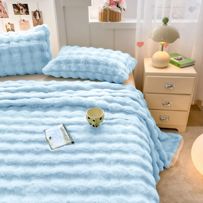 91家纺网 家纺一手货源 找家纺 麒东家纺 2025新款泡泡绒兔毛绒床单 天蓝