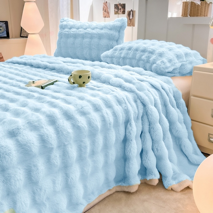 91家纺网 家纺一手货源 找家纺 麒东家纺 2025新款泡泡绒兔毛绒床单 天蓝