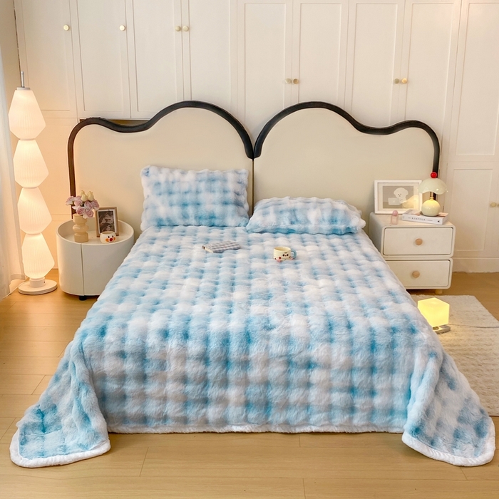 91家纺网 家纺一手货源 找家纺 麒东家纺 2025新款泡泡绒兔毛绒床单 流彩蓝