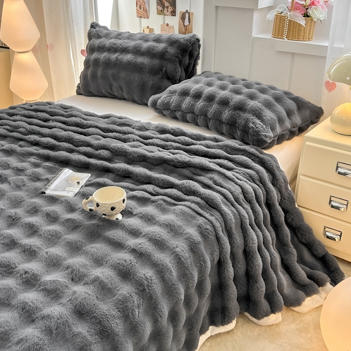91家纺网 家纺一手货源 找家纺 麒东家纺 2025新款泡泡绒兔毛绒床单 深灰