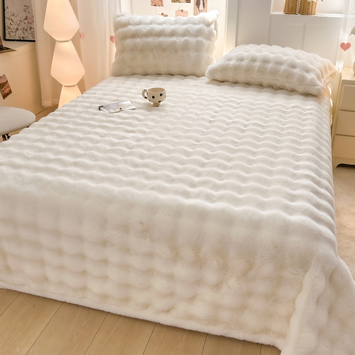 91家纺网 家纺一手货源 找家纺 麒东家纺 2025新款泡泡绒兔毛绒床单 米白