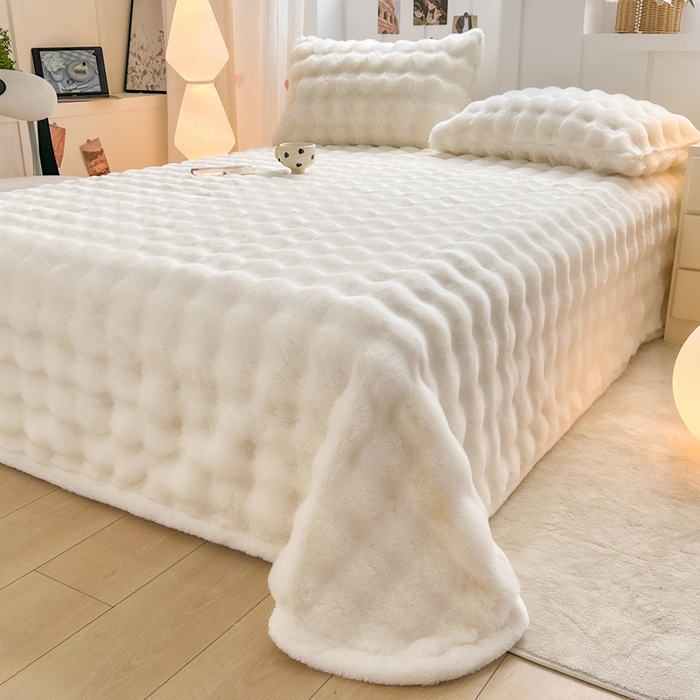 91家纺网 家纺一手货源 找家纺 麒东家纺 2025新款泡泡绒兔毛绒床单 米白