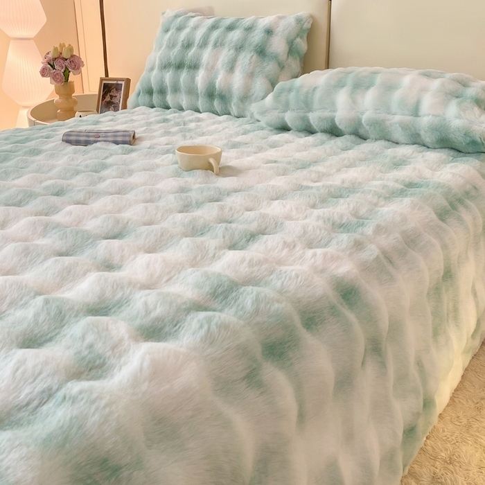 91家纺网 家纺一手货源 找家纺 麒东家纺 2025新款泡泡绒兔毛绒床单 流彩绿