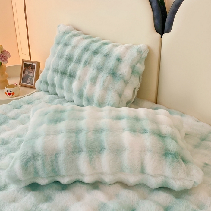 91家纺网 家纺一手货源 找家纺 麒东家纺 2025新款泡泡绒兔毛绒床单 流彩绿