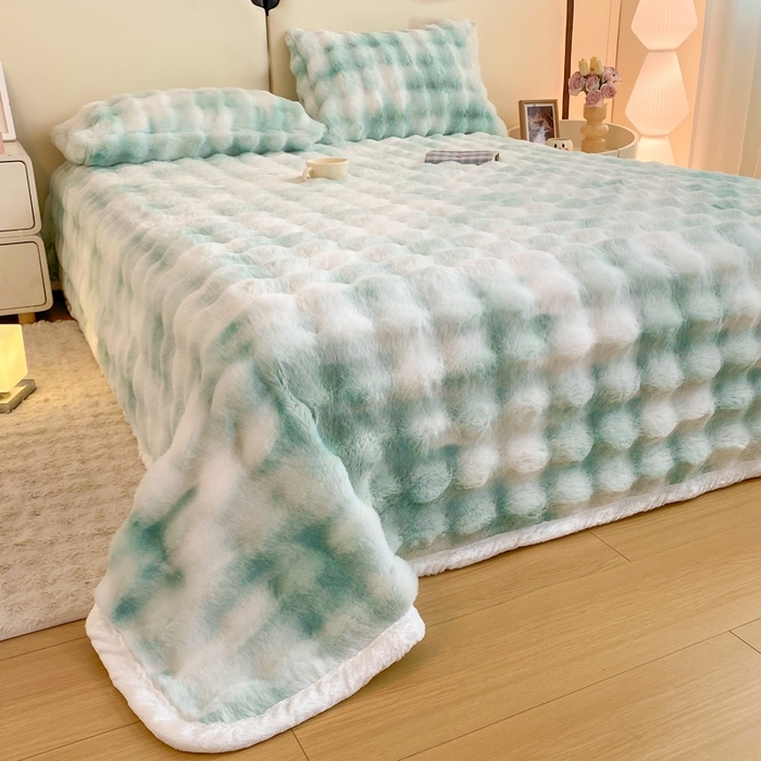 91家纺网 家纺一手货源 找家纺 麒东家纺 2025新款泡泡绒兔毛绒床单 流彩绿