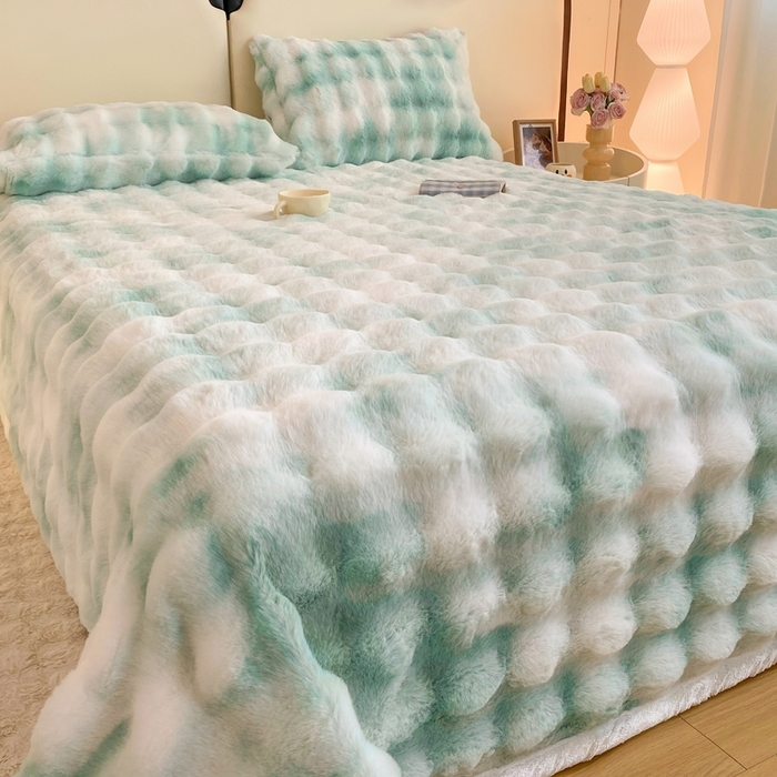 91家纺网 家纺一手货源 找家纺 麒东家纺 2025新款泡泡绒兔毛绒床单 流彩绿