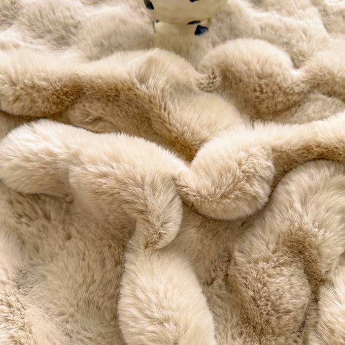 91家纺网 家纺一手货源 找家纺 麒东家纺 2025新款泡泡绒兔毛绒床单 咖色