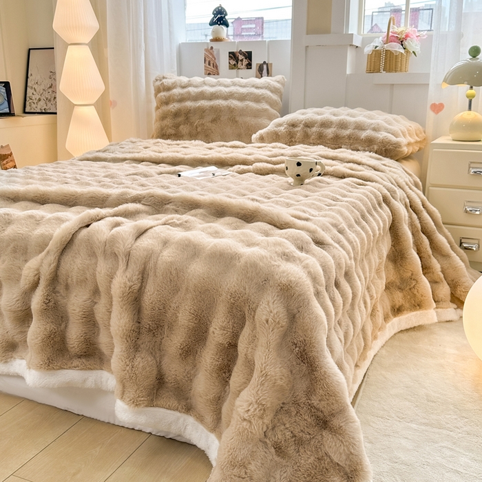 91家纺网 家纺一手货源 找家纺 麒东家纺 2025新款泡泡绒兔毛绒床单 咖色