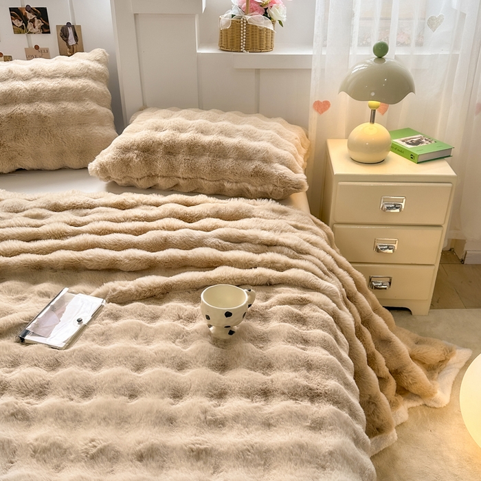 91家纺网 家纺一手货源 找家纺 麒东家纺 2025新款泡泡绒兔毛绒床单 咖色