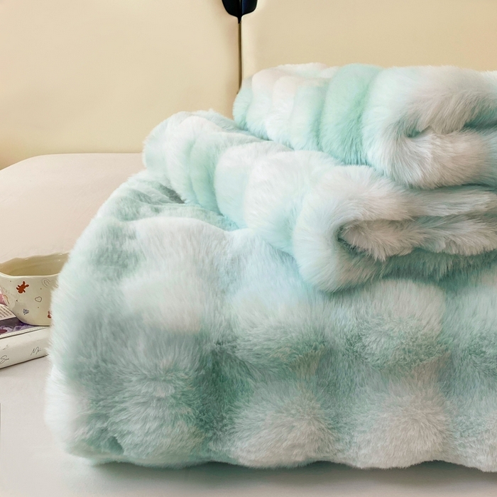91家纺网 家纺一手货源 找家纺 麒东家纺 2025新款泡泡绒兔毛绒床单 流彩绿