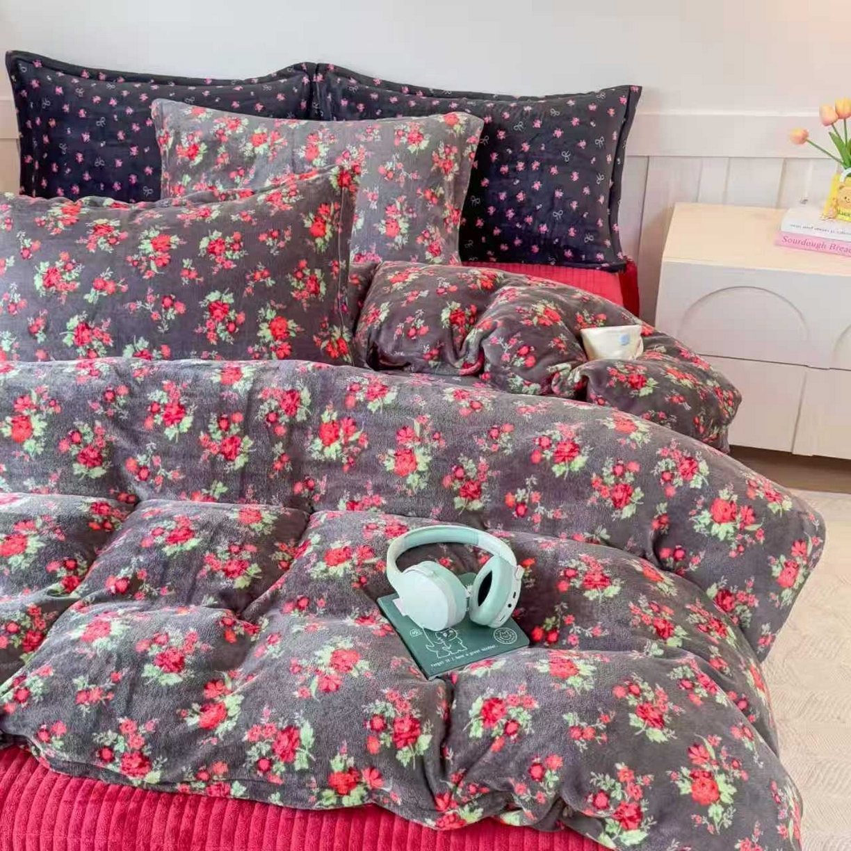 91家纺网 家纺一手货源 找家纺 明玉家纺馆  2025秋冬新款高克重牛奶绒床盖四件套 花妖