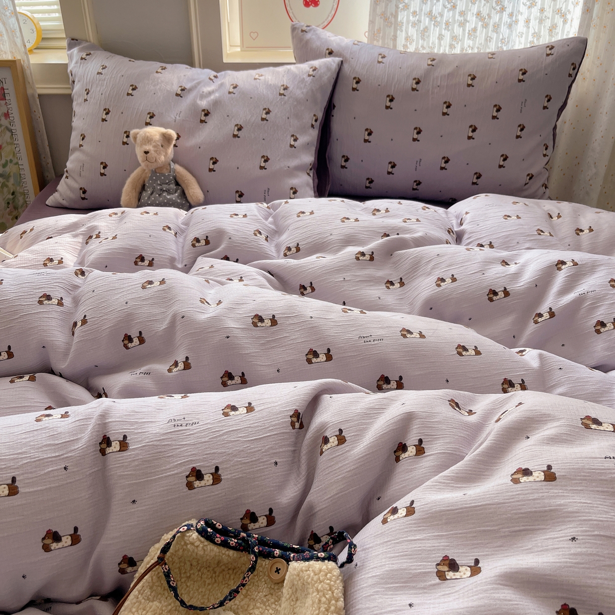 91家纺网 家纺一手货源 找家纺 星禾优选 2025新款甄选三层纱印花四件套 葡萄腊肠狗